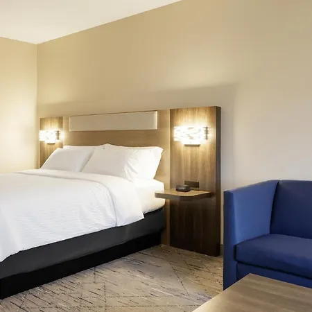 Holiday Inn Express Fremont By Ihg Exterior photo