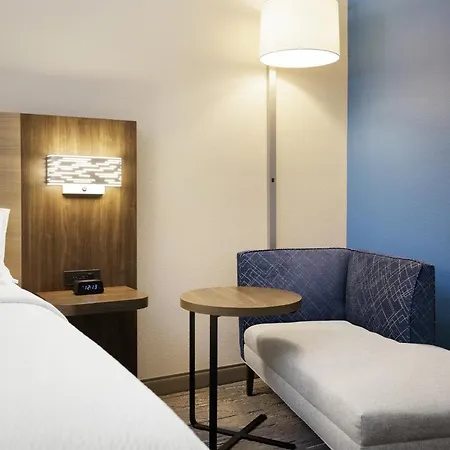 Holiday Inn Express Fremont By Ihg Exterior photo