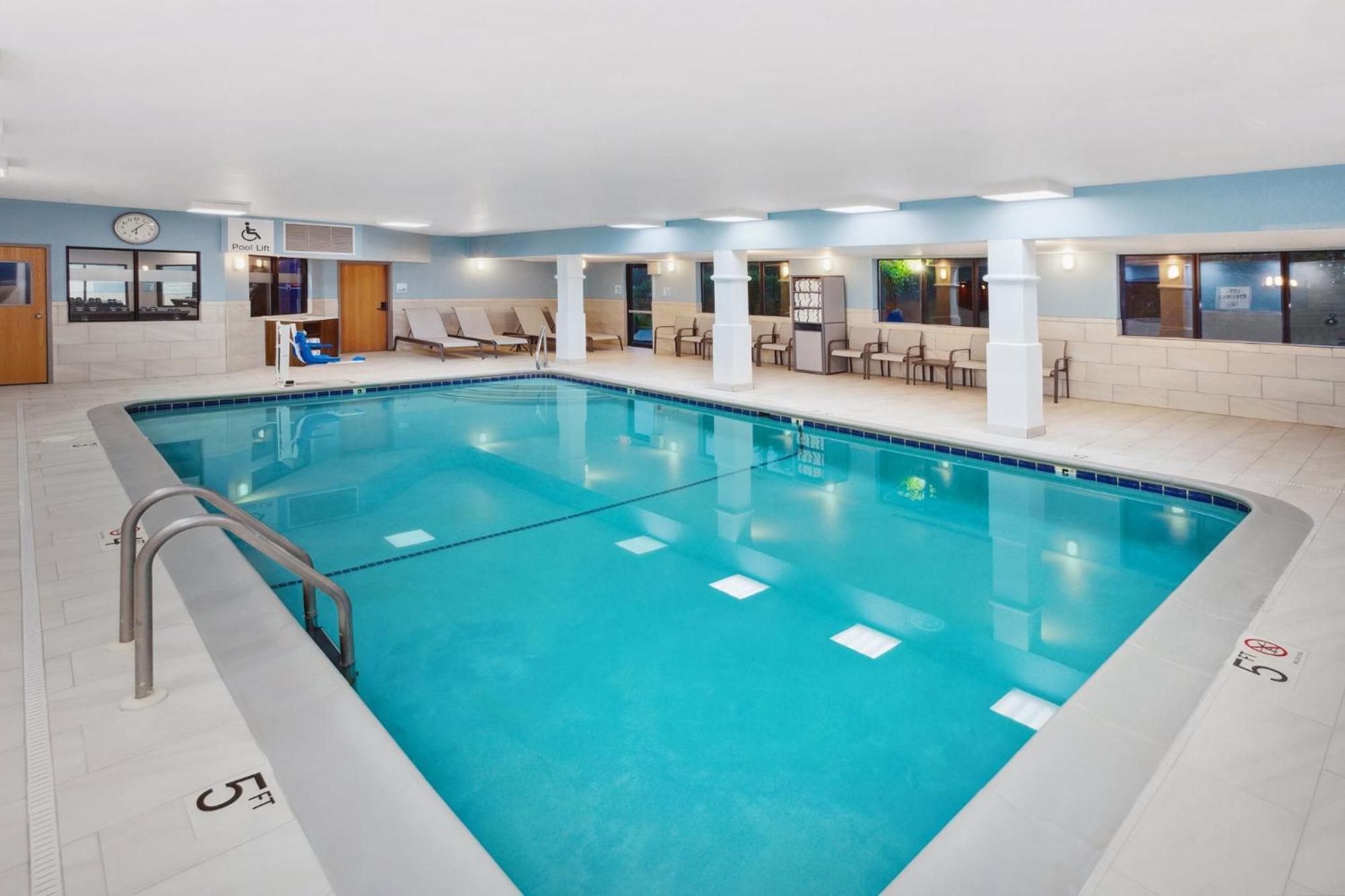 Express By Ihg Hotel 3*